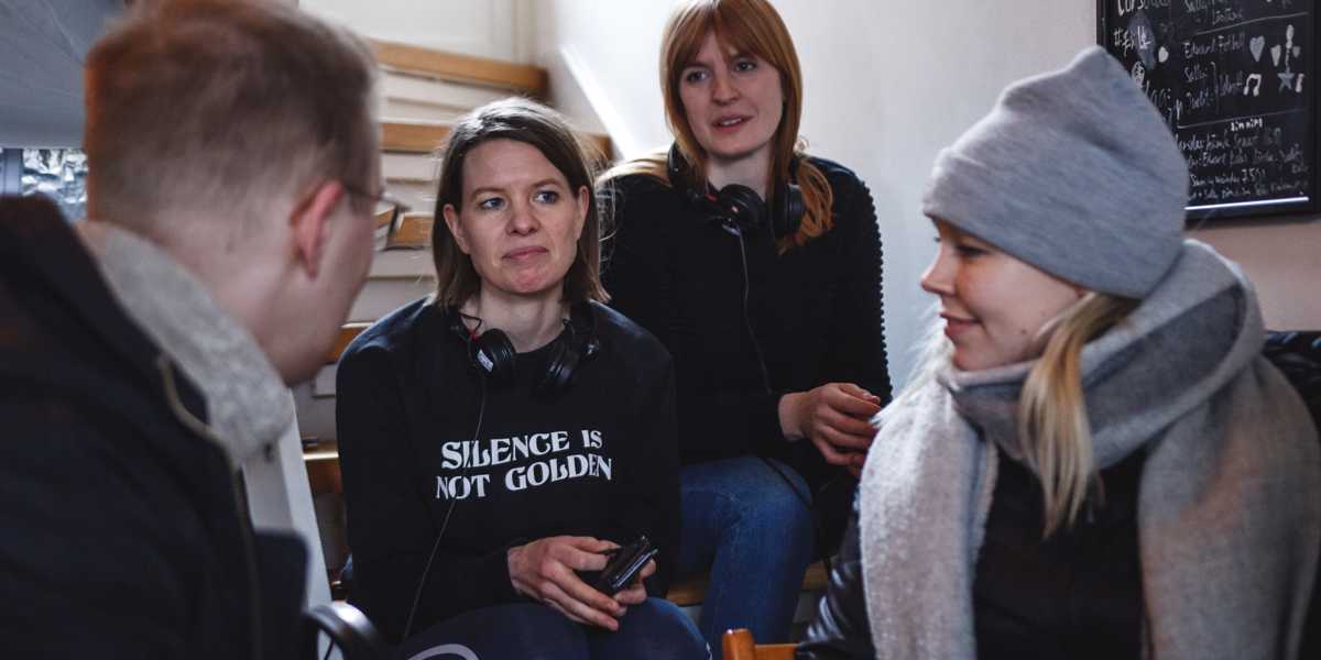En grupp med ungdomar